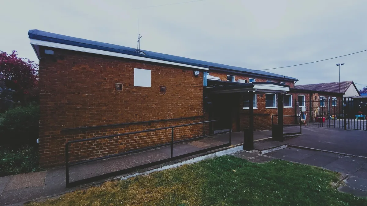 Collier Row Catholic Club, pool in Collier Row, Romford (Havering)