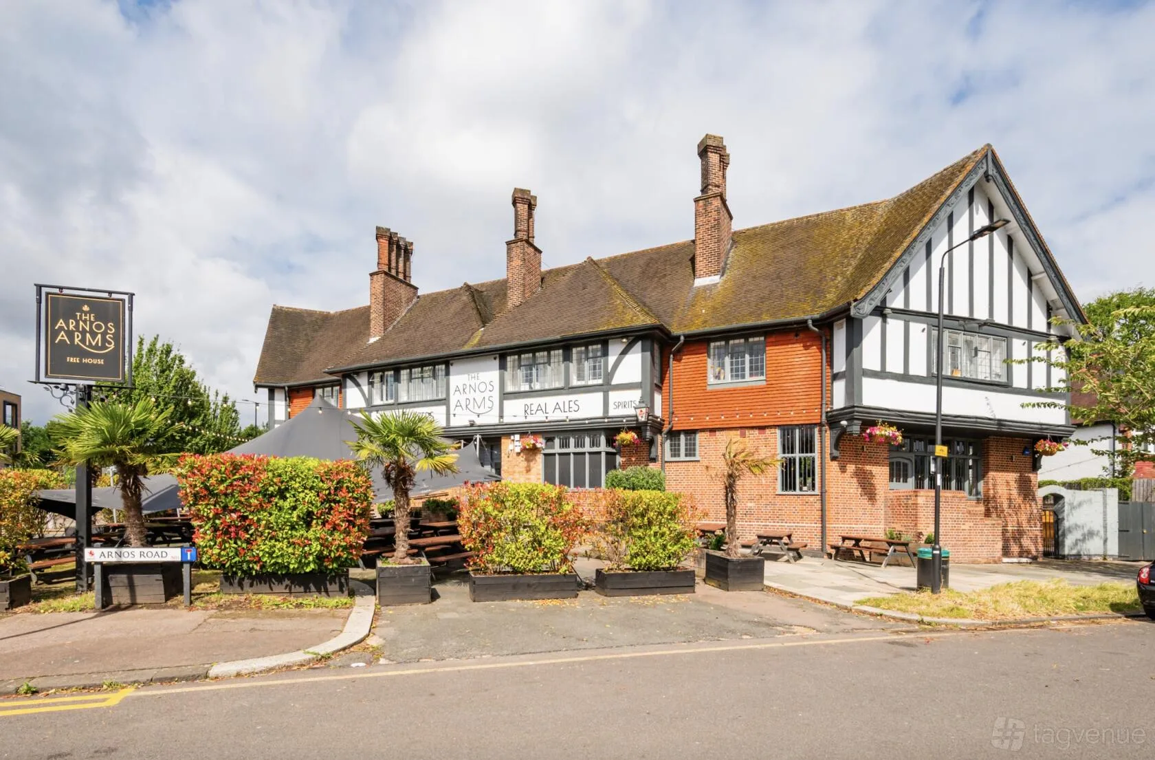 The Arnos Arms