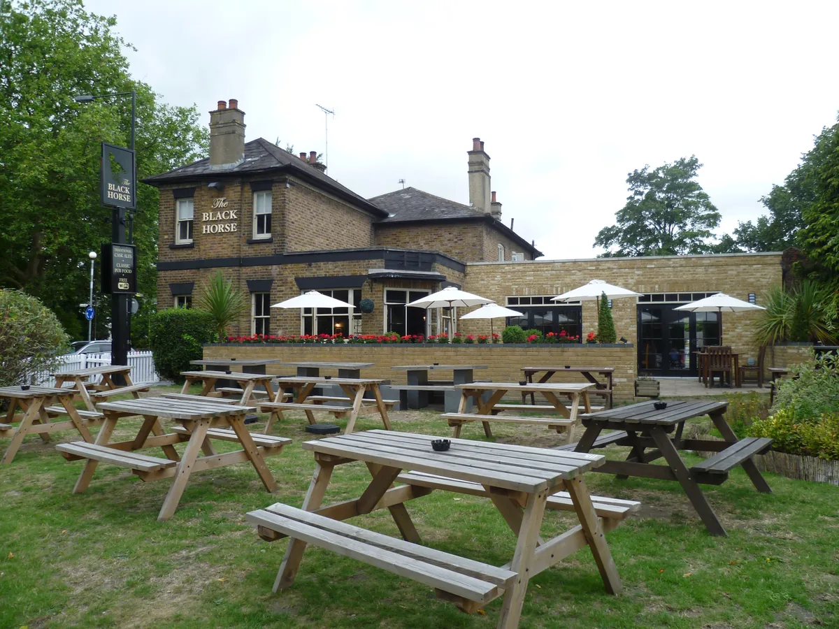 The Black Horse Barnet