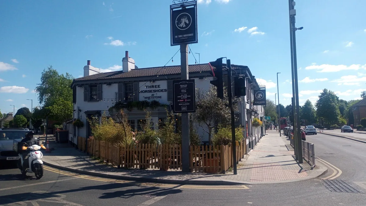 Three Horseshoes